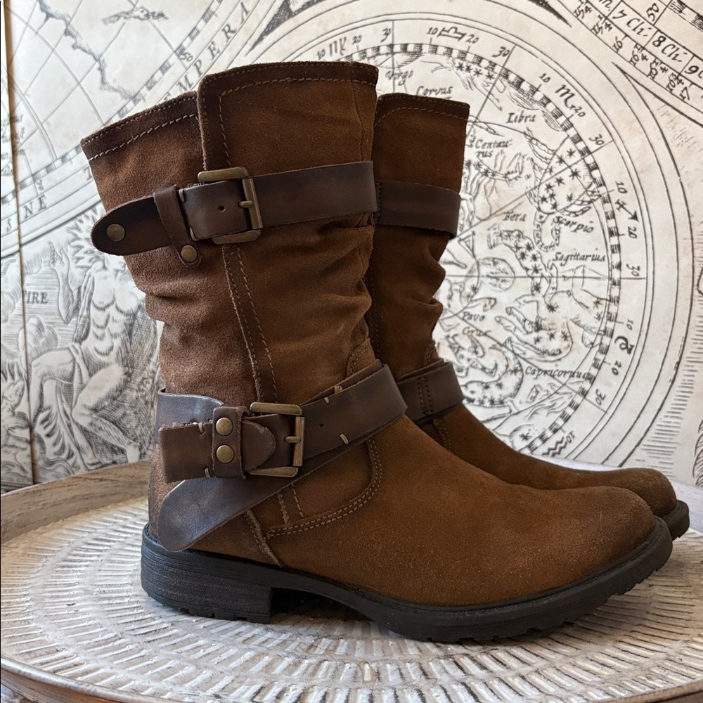 Earth Everwood Women's Brown Suede Ankle Boots with Buckle Straps Zip Up